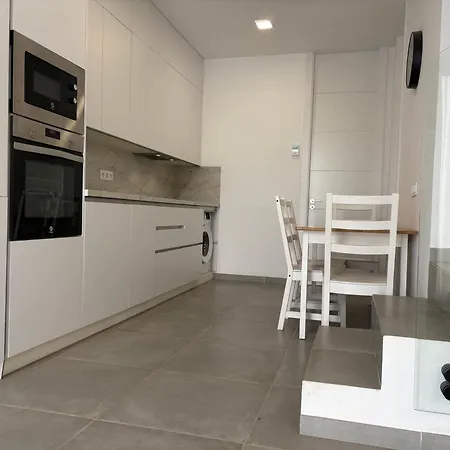 Airport 宏达海滩