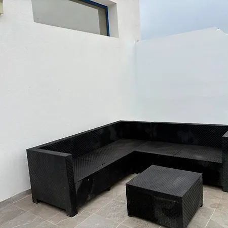 Airport * 宏达海滩