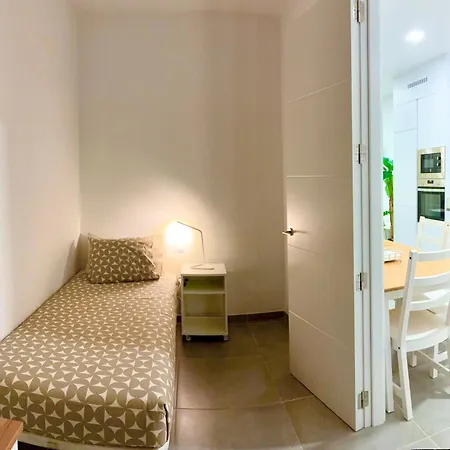 Airport * 宏达海滩