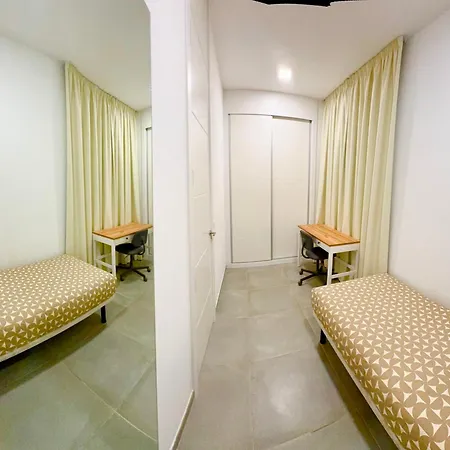 Airport Ferienhaus *