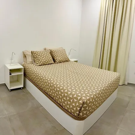 Holiday home Airport *